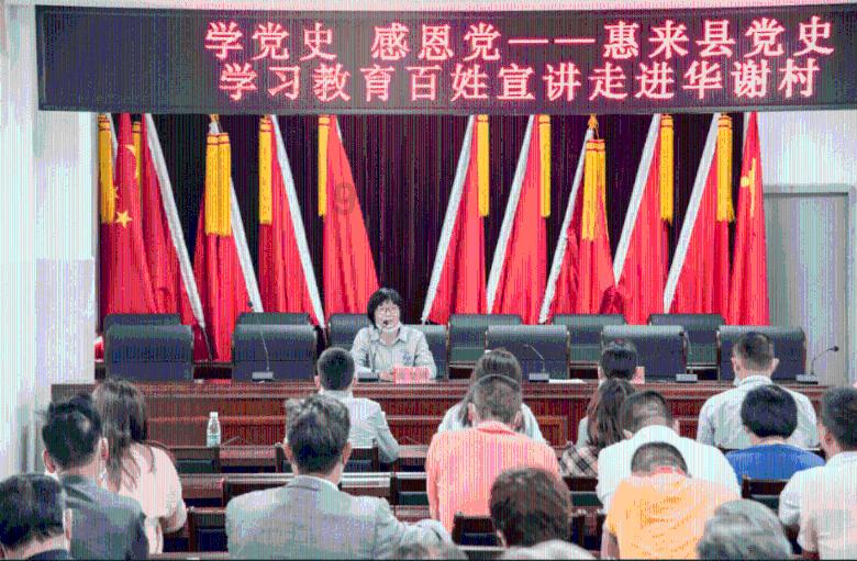 孔小瑜：用画笔诠释花卉与古董的神韵